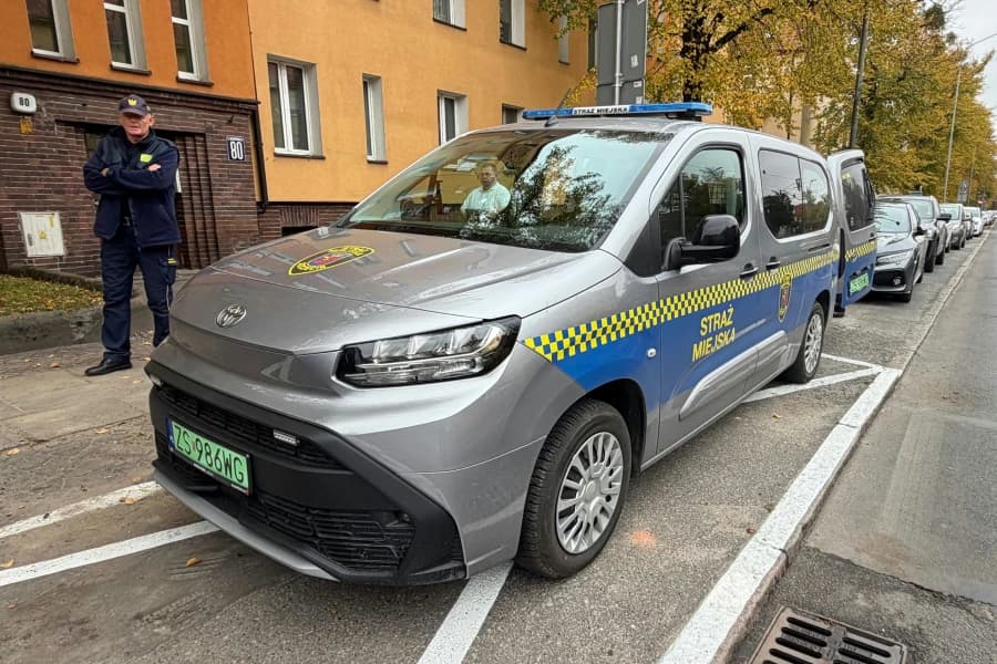 Eko Patrol Straży Miejskiej w Szczecinie już działa. Będzie walczyć ze smogiem i dzikimi wysypiskami Eko Patrol wkracza do akcji!