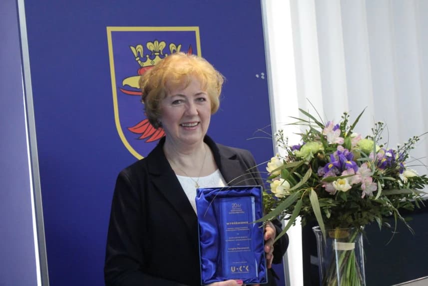 Światowy Dzień Konsumenta oraz 20-lecie Instytucji Rzecznika Konsumentów Wyróżnienie prezesa UOKIK dla Longiny Kaczmarek za zasługi na rzecz ochrony konsumentów.