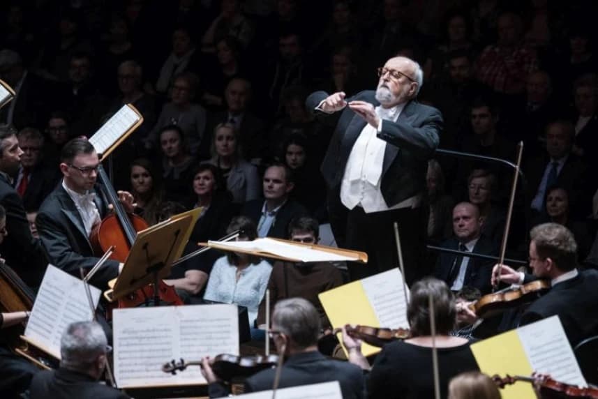 Krzysztof Penderecki dyryguje Orkiestrą Symfoniczną FIlharmonii w Szczecinie Fot. Bartek Barczyk