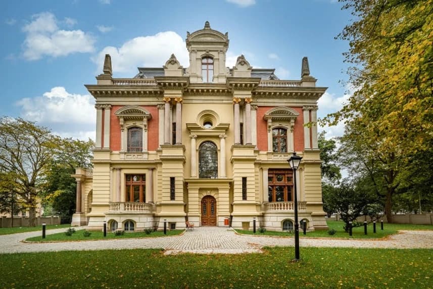 Im eigenen Tempo: Villa Lentz individuell entdecken Im eigenen Tempo: Villa Lentz individuell entdecken