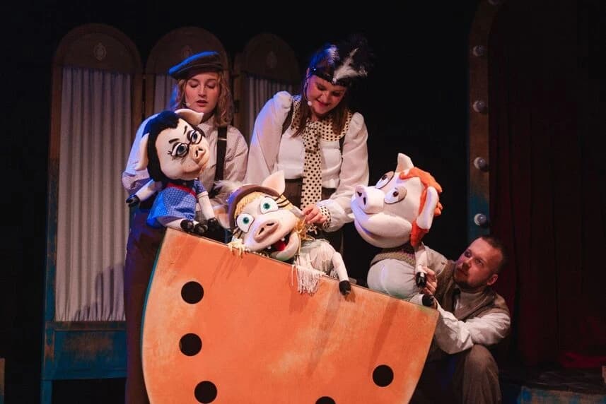 Trzy Świnki- Różowe Trio kontra wilczy apetyt (3+)