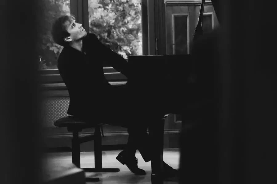 Andrzej Wierciński Piano Recital
